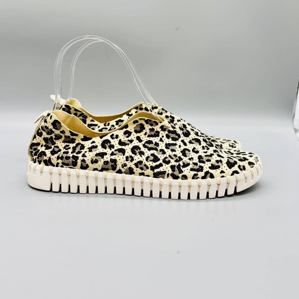 Ilse Jacobsen Shoes Womens 6.5 White Animal Print Tulip Slip On Sneakers Comfort